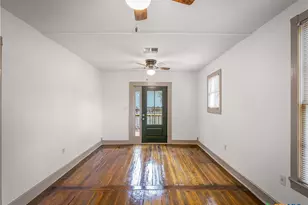 533 W Bridge St, New Braunfels, TX 78130 - Photo 21