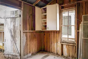 533 W Bridge St, New Braunfels, TX 78130 - Photo 35