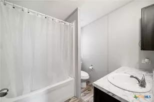 23307 Hickory Shadow, Elmendorf, TX 78112 - Photo 17