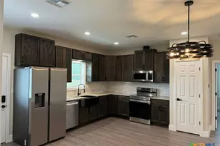 205 Haller St, Yoakum, TX 77995 - Photo 5