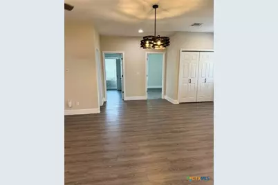 205 Haller Street, Yoakum, TX 77995 - Photo 9