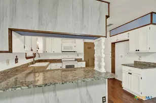 1445 Devin Dr, New Braunfels, TX 78130 - Photo 11