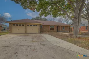 1445 Devin Dr, New Braunfels, TX 78130 - Photo 3