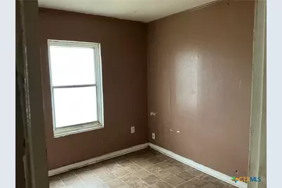 206 W 2nd Avenue, Nixon, TX 78140 - Photo 3