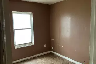 206 W 2nd Ave, Nixon, TX 78140 - Photo 3