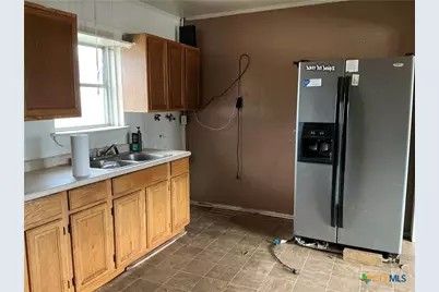 206 W 2nd Avenue, Nixon, TX 78140 - Photo 5