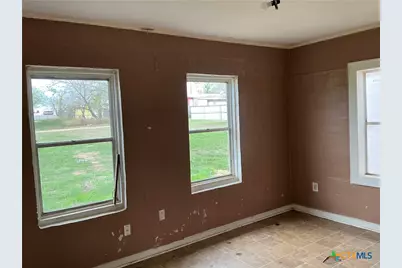 206 W 2nd Avenue, Nixon, TX 78140 - Photo 9