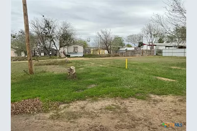 206 W 2nd Avenue, Nixon, TX 78140 - Photo 11