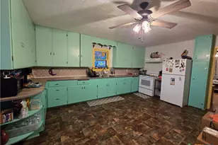 517 3rd St, Cuero, TX 77954 - Photo 3