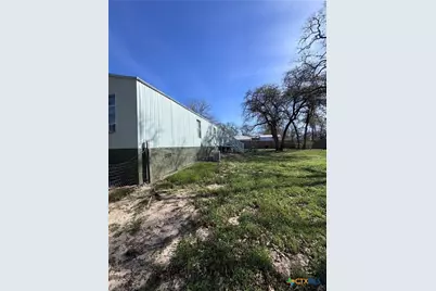 820 County Road 429, Stockdale, TX 78160 - Photo 7