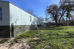 820 County Rd 429, Stockdale, TX 78160 - Photo 7