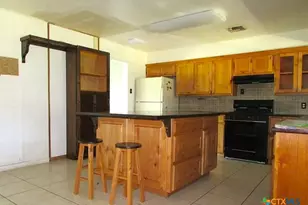 212 E Rosemary Dr, Seguin, TX 78155 - Photo 5