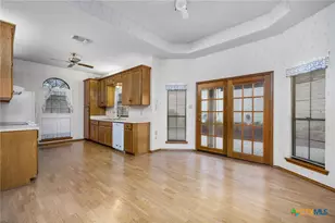 714 Cedar Pkwy, Seguin, TX 78155 - Photo 17