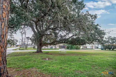 407 Robinson Street, Edna, TX 77957 - Photo 33