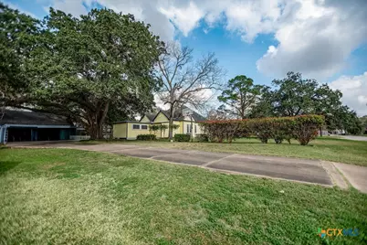 407 Robinson Street, Edna, TX 77957 - Photo 35