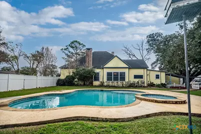 407 Robinson Street, Edna, TX 77957 - Photo 37