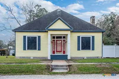 407 Robinson Street, Edna, TX 77957 - Photo 1