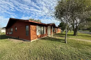 2301 McPherson Dr, Port Lavaca, TX 77979 - Photo 3