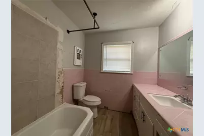 2301 McPherson Drive, Port Lavaca, TX 77979 - Photo 13