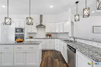 8107 Green Hill Drive, Salado, TX 78571 - Photo 9