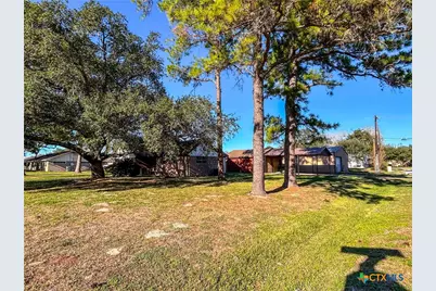 902 Joplin, Victoria, TX 77904 - Photo 43