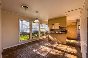 902 Joplin, Victoria, TX 77904 - Photo 15