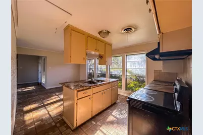 902 Joplin, Victoria, TX 77904 - Photo 17