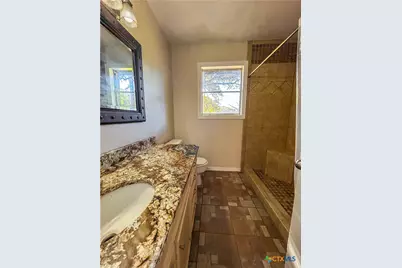 902 Joplin, Victoria, TX 77904 - Photo 27