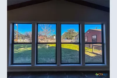 902 Joplin, Victoria, TX 77904 - Photo 11