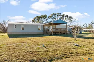 705 Peabody St, Edna, TX 77957 - Photo 1