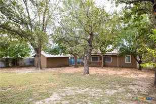 206 N Arnold St, Lampasas, TX 76550 - Photo 3