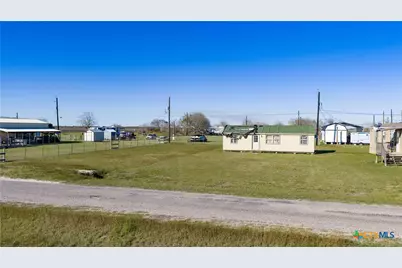 1306 W Ben Tindall Avenue, Seadrift, TX 77983 - Photo 9