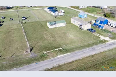 1306 W Ben Tindall Avenue, Seadrift, TX 77983 - Photo 11