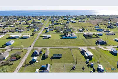 1306 W Ben Tindall Avenue, Seadrift, TX 77983 - Photo 19