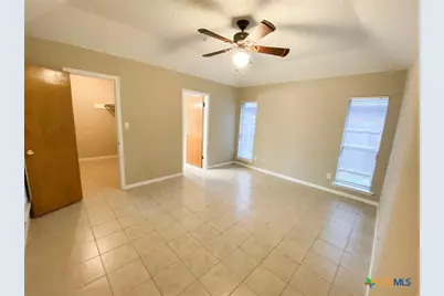 209 Ashland Creek, Victoria, TX 77901 - Photo 5