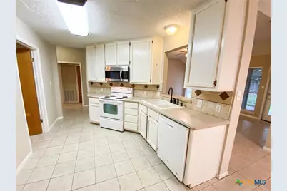 209 Ashland Creek, Victoria, TX 77901 - Photo 9