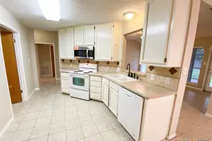 209 Ashland Creek, Victoria, TX 77901 - Photo 9