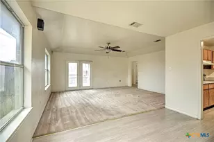 1319 N 12th St, Temple, TX 76501 - Photo 9