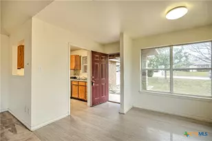 1319 N 12th St, Temple, TX 76501 - Photo 7