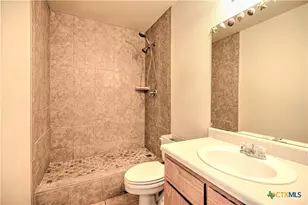 1319 N 12th St, Temple, TX 76501 - Photo 23