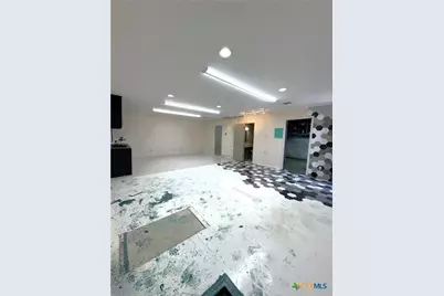 786 S Castell Avenue #G, New Braunfels, TX 78130 - Photo 3