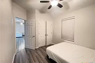 704 Pennsylvania Ave, Victoria, TX 77904 - Photo 9