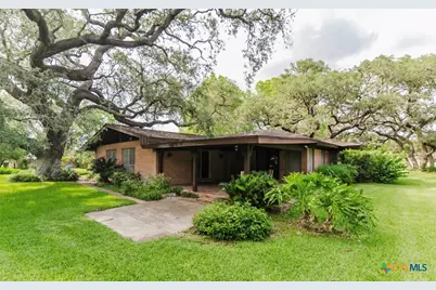 1209 Moss Lane, Cuero, TX 77954 - Photo 9