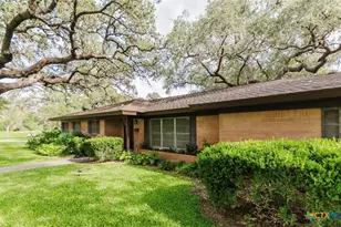 1209 Moss Ln, Cuero, TX 77954 - Photo 7