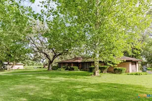 1209 Moss Ln, Cuero, TX 77954 - Photo 17