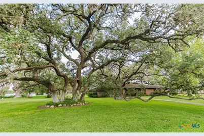 1209 Moss Lane, Cuero, TX 77954 - Photo 5