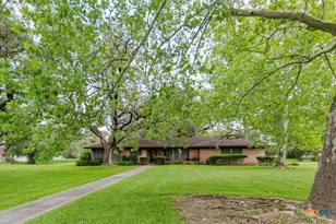 1209 Moss Ln, Cuero, TX 77954 - Photo 3