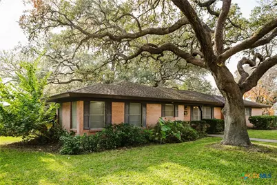 1209 Moss Lane, Cuero, TX 77954 - Photo 15