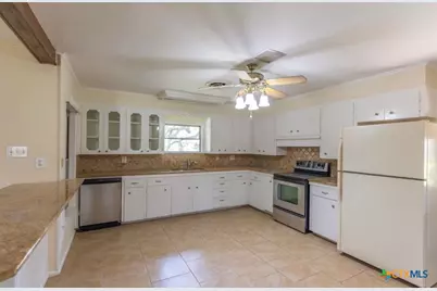 1209 Moss Lane, Cuero, TX 77954 - Photo 11