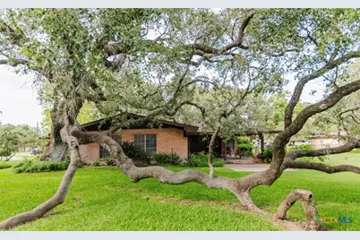 1209 Moss Lane, Cuero, TX 77954 - Photo 5
